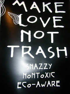 make love not trash, Bags