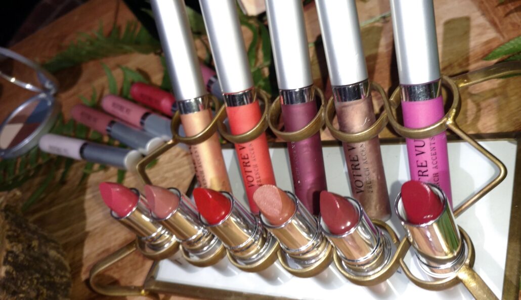 Votre_Vu_Lip_Lustre_Gloss_and_French_Kiss_Moisture_Riche_Lipstick_www.mylifeonandofftheguestlist.com