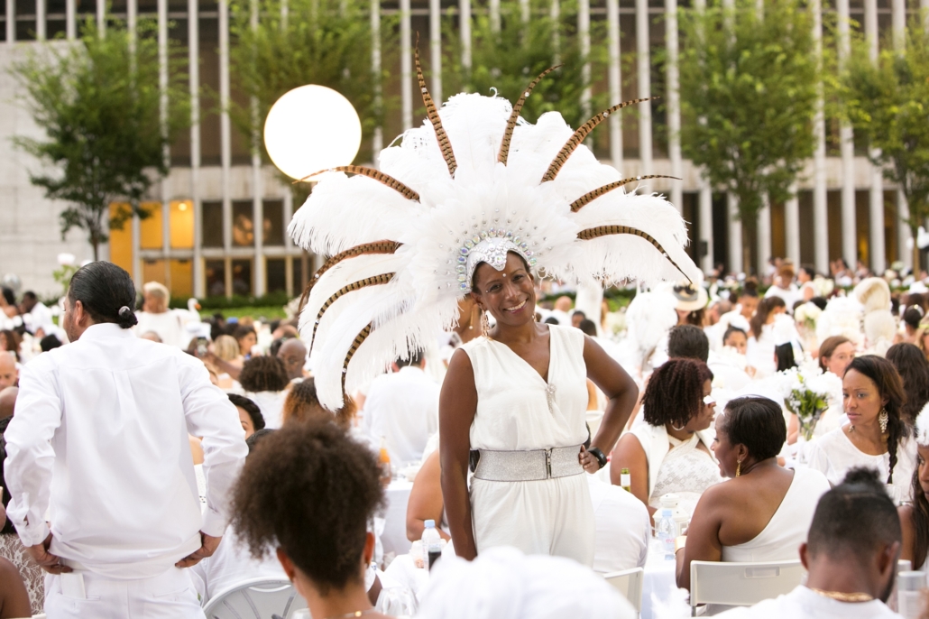 Le Diner en Blanc The World's Largest AllWhite Dinner Party