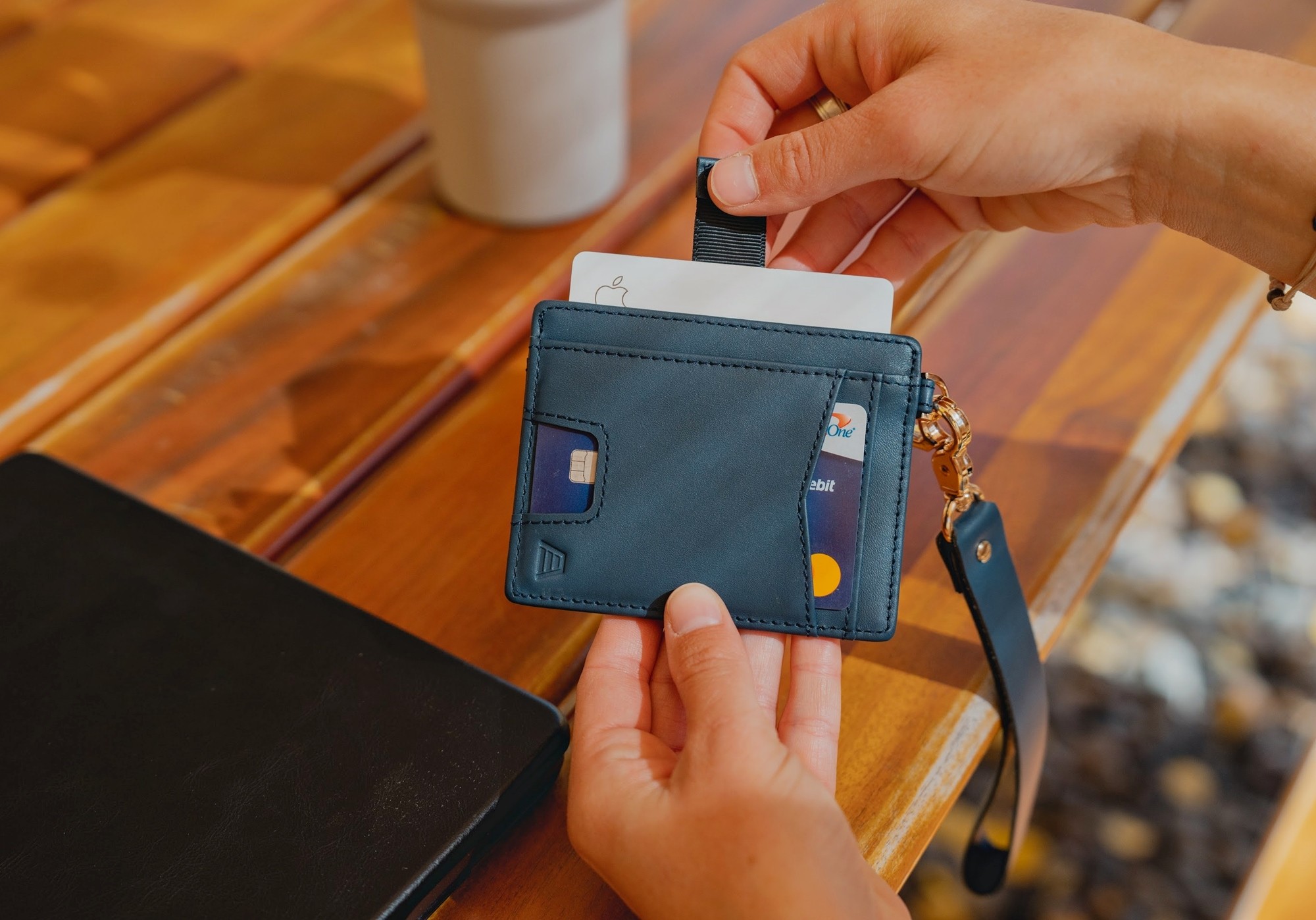 Andar Wallets: Give the Gift of Sustainable Small, Carry Goods