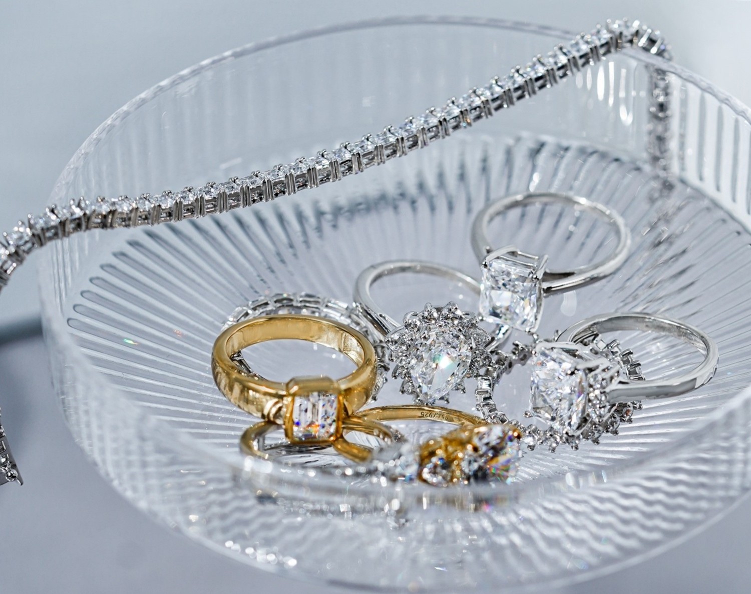 Diamonbliss: Attainable Luxury and Diamond-Alternative Jewelry