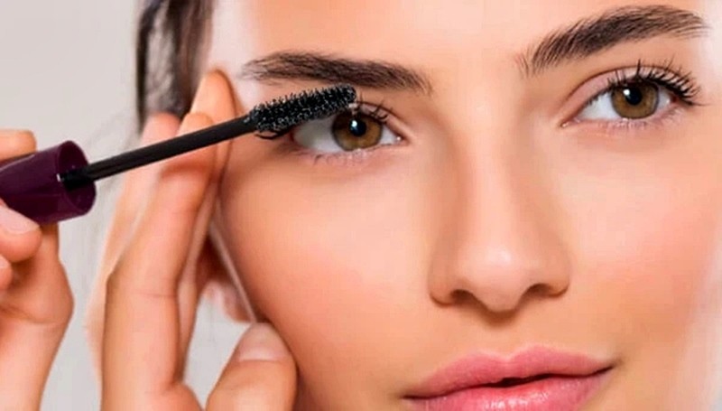 Beauty in a Blinc: The First & Best Tubing Technology Mascaras
