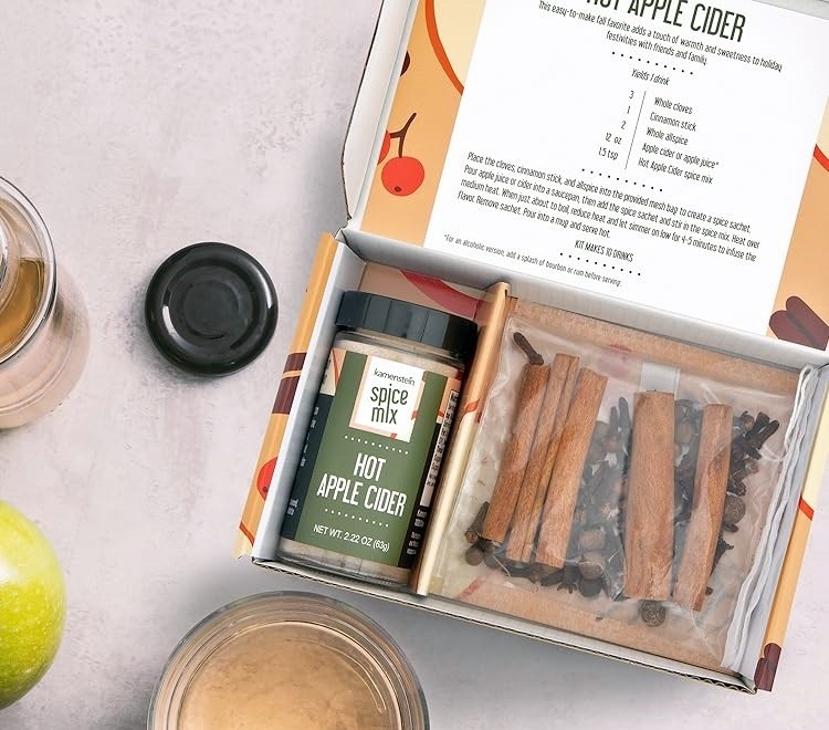 Kamenstein Cocktail Spice Kits: Make the Perfect Holiday Cocktails