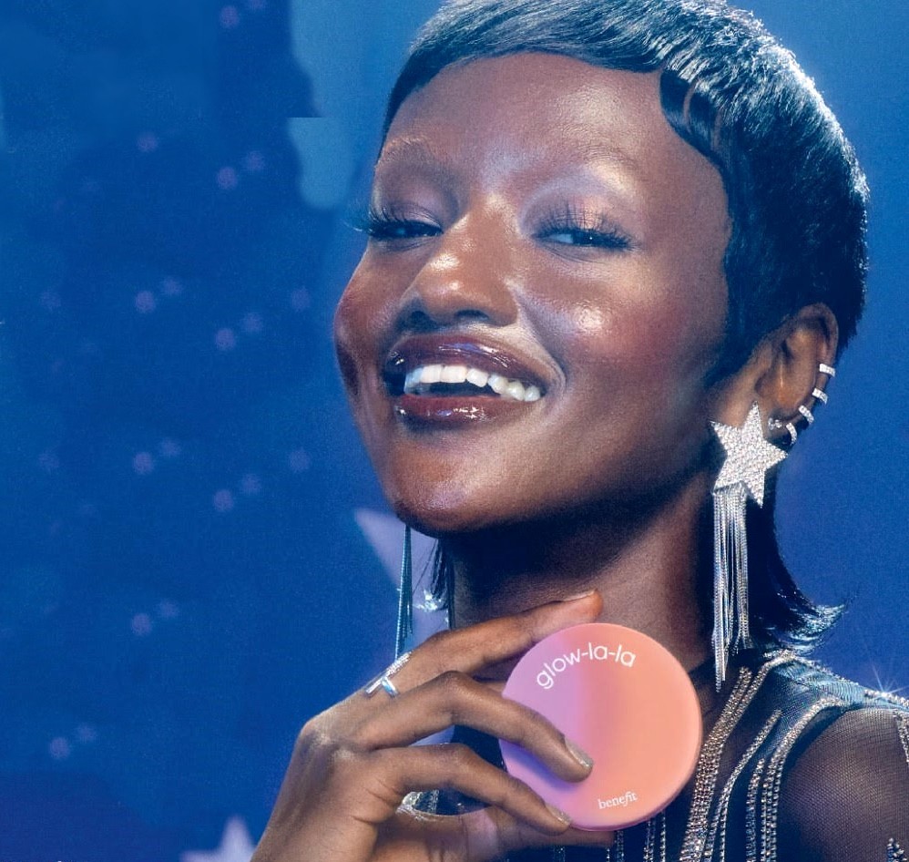 Glow Goals Unlocked with Benefit’s Glow-La-La Gleam Highlighter