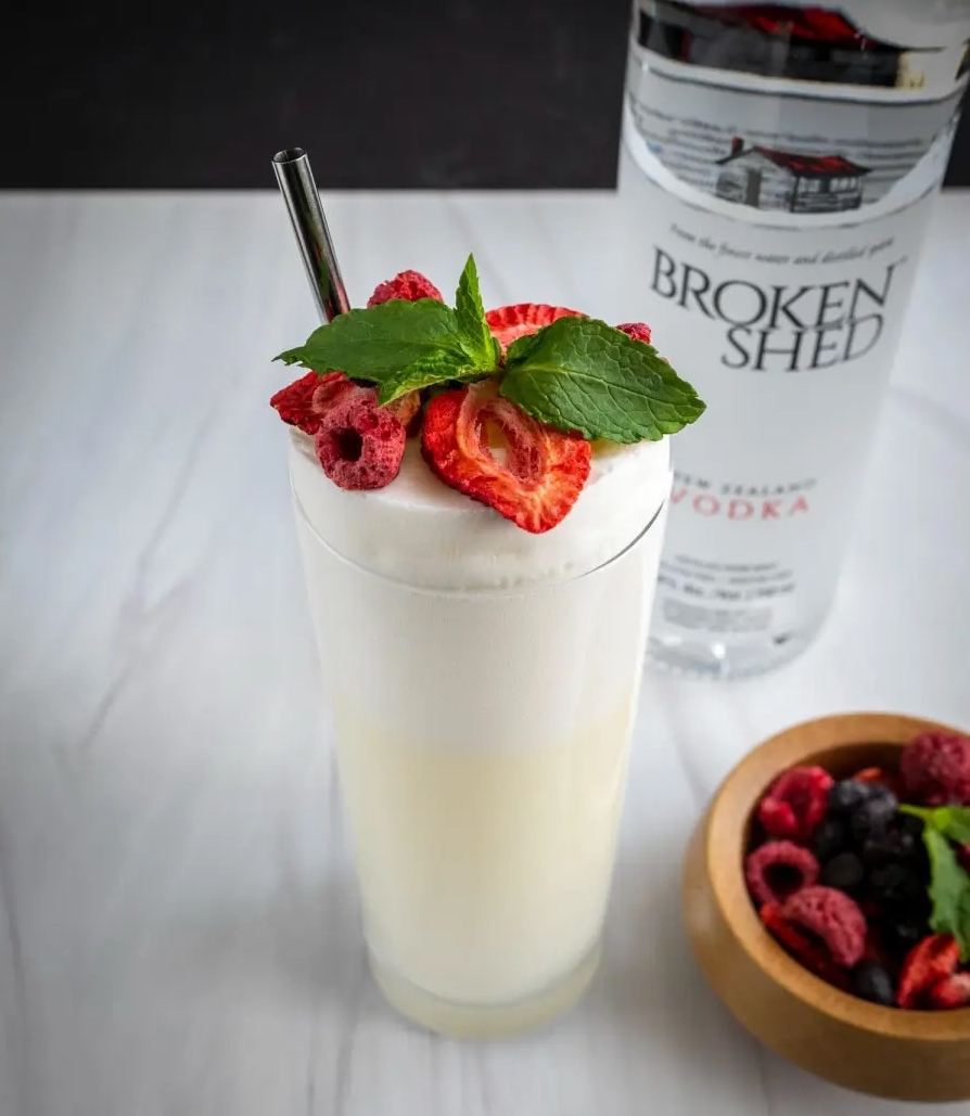 Festive Cocktail Recipes That Bring the Holiday Party to Life