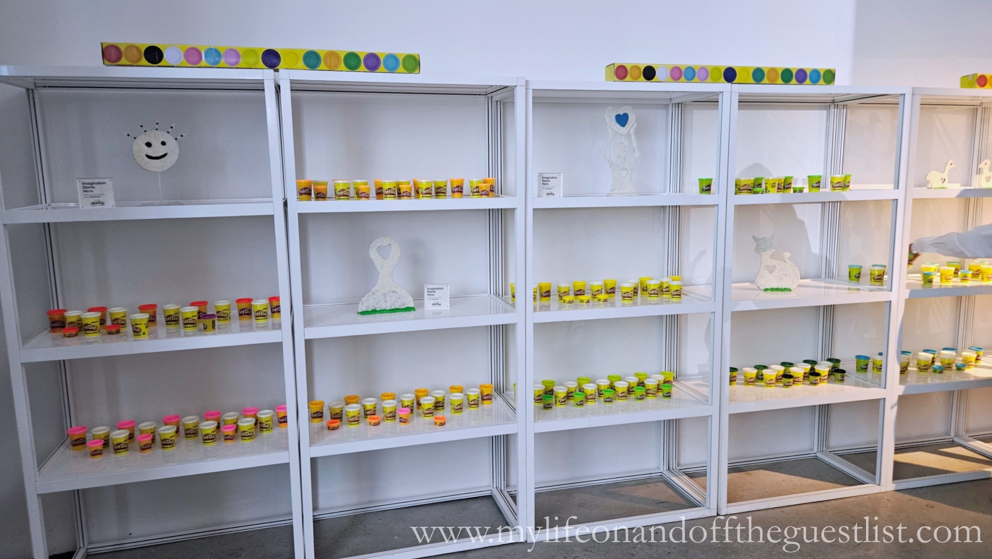 The Softest Revolution: Pantone's Cloud Dancer is 2026’s Color of the Year