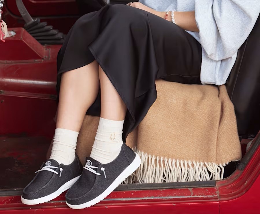 HEYDUDE Wally & Wendy Stretch Jersey: The Comfort of Your Fav Tee