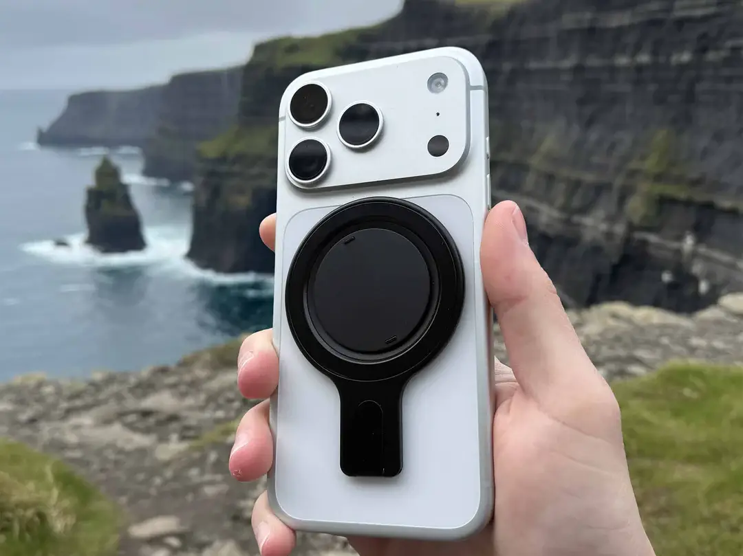 Ohsnap Snap Grip Stand: Ultra-Thin MagSafe Grip with 350° Stand Power