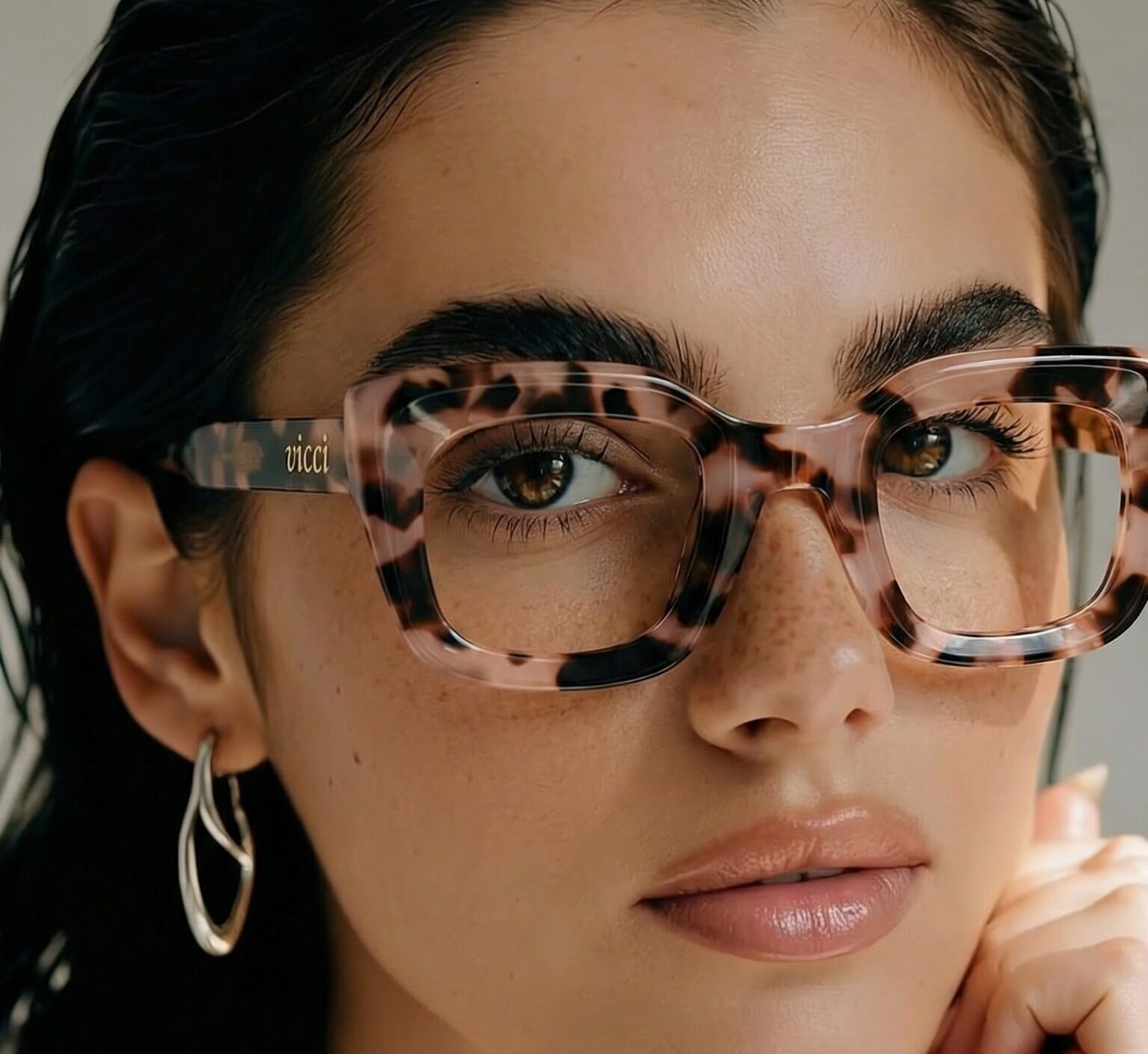 Vicci Eyewear: The Must-Have Women's Sunglasses for Summer 2026