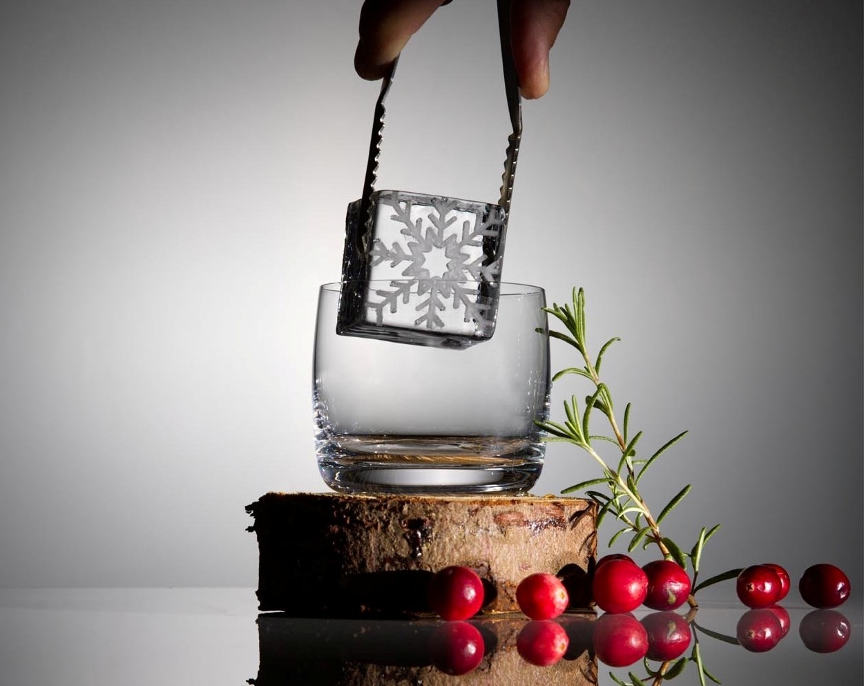 Abstract Ice: Crystal Clear Ice That Takes Cocktails to the Next Level