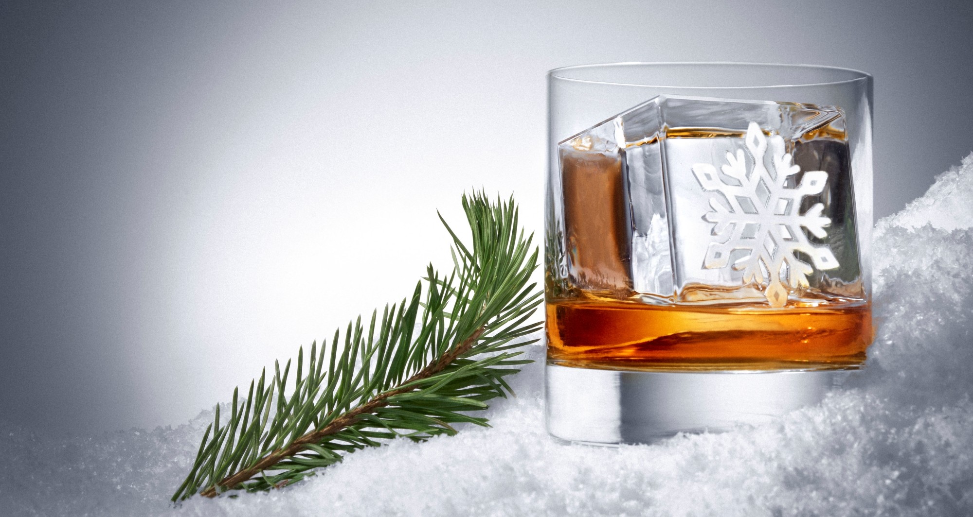 Abstract Ice: Crystal Clear Ice That Takes Cocktails to the Next Level