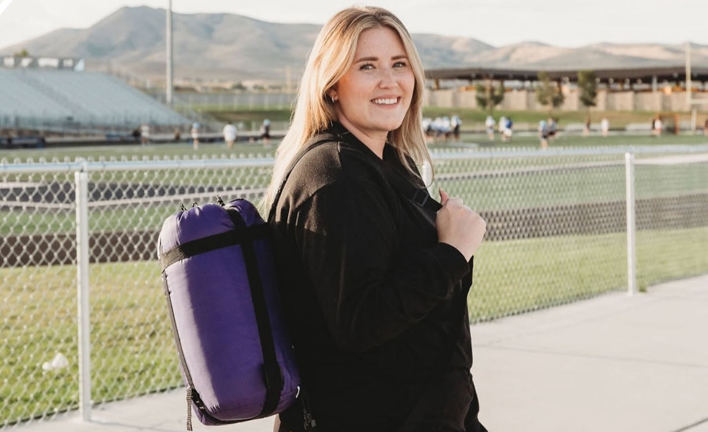 Ultimate Stadium Sak: The Must-Have Wearable Blanket for Fall Sports
